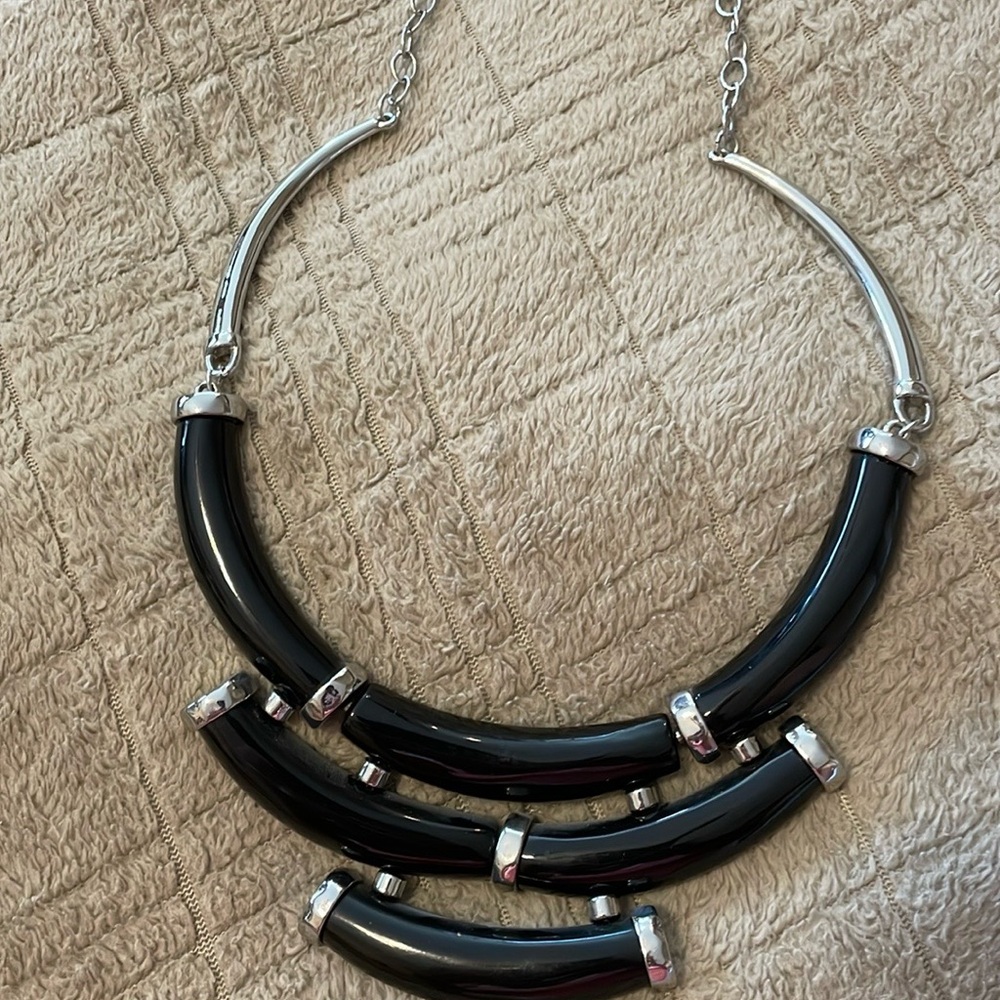 Chico’s black and silver adjustable length necklace - Picture 4 of 5